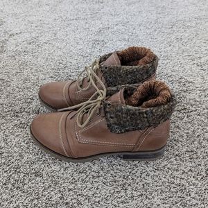 NWOT Warm Brown Booties Size 8.5